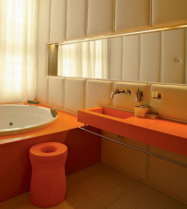 оранжевая ванная в стиле модерн